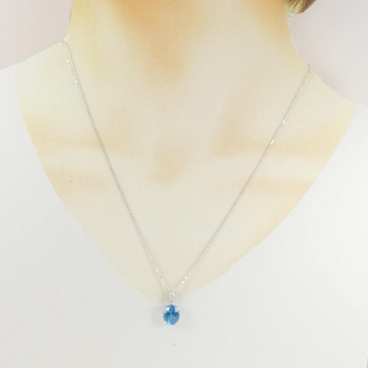 K18WG ブルートパーズ ネックレス 3.25CT