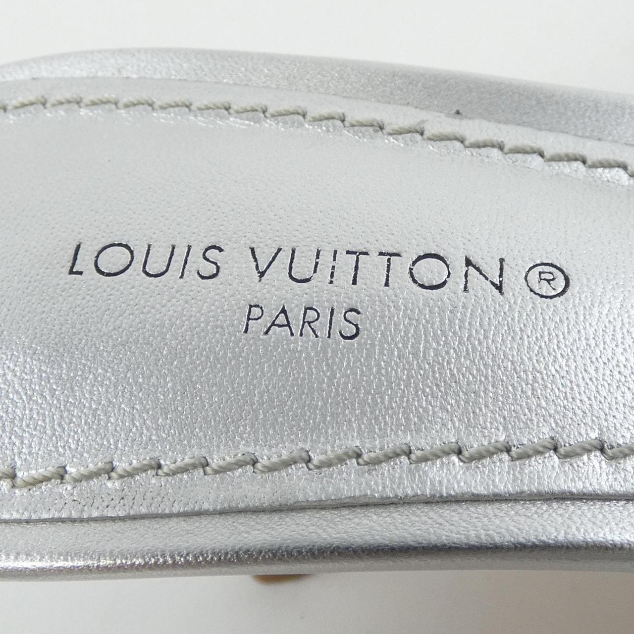 ルイヴィトン LOUIS VUITTON メタリックラムレザー リバイバルライン サンダル