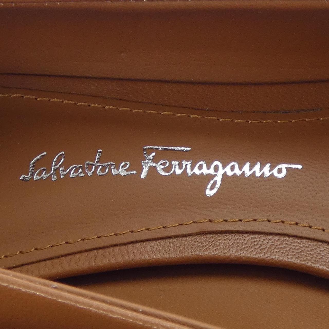サルヴァトーレフェラガモ SALVATORE FERRAGAMO パンプス