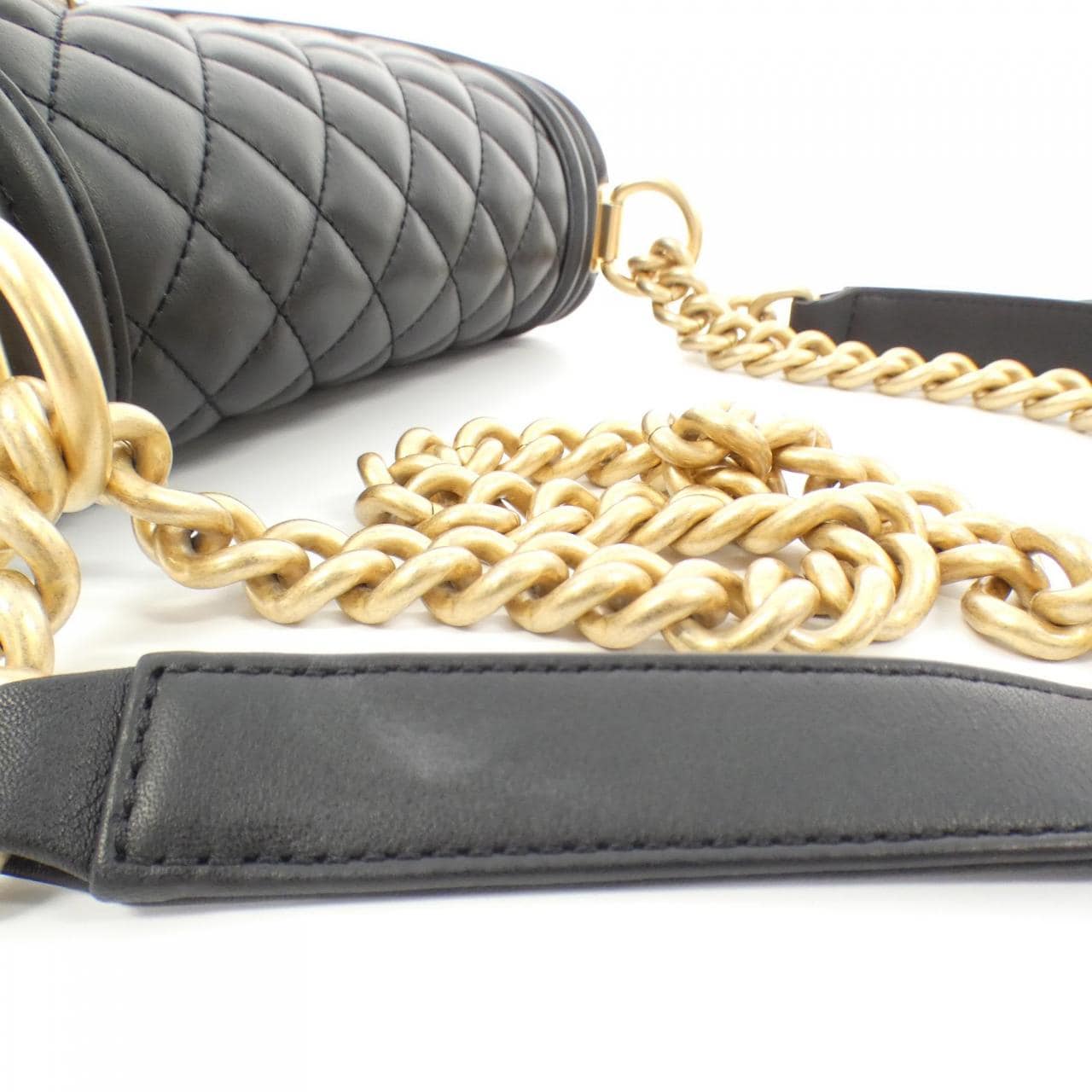 CHANEL Boy CHANEL Line AS3186 Shoulder Bag