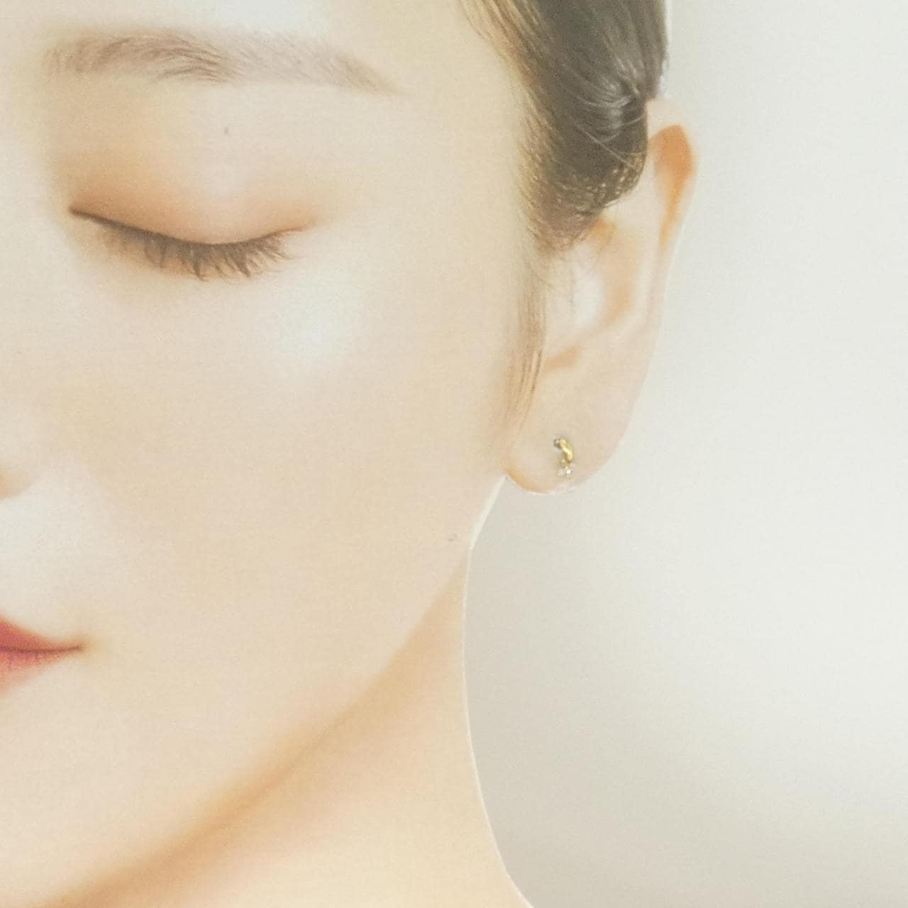 K18YG フラワー ダイヤモンド ピアス 0.08CT