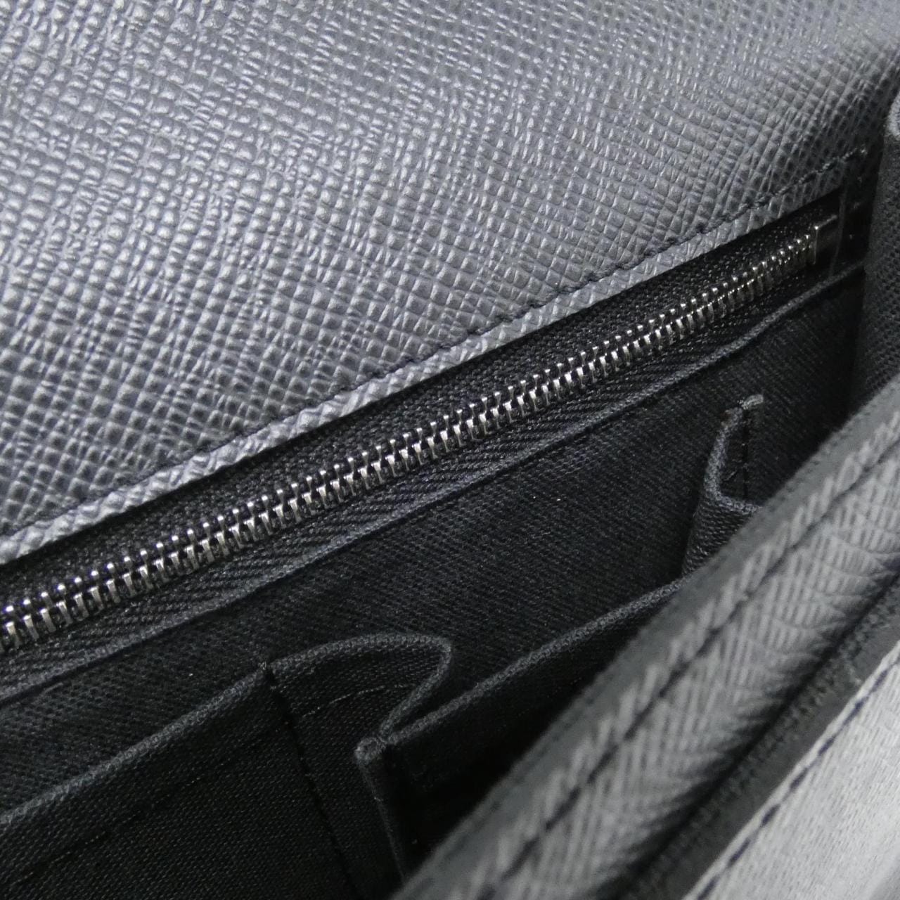 ルイヴィトン タイガ ベライア M32592 セカンドバッグ