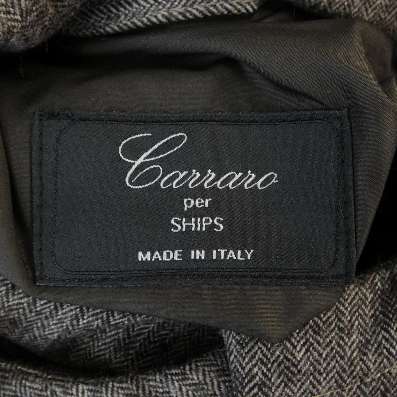 CARRARO ダウンジャケット