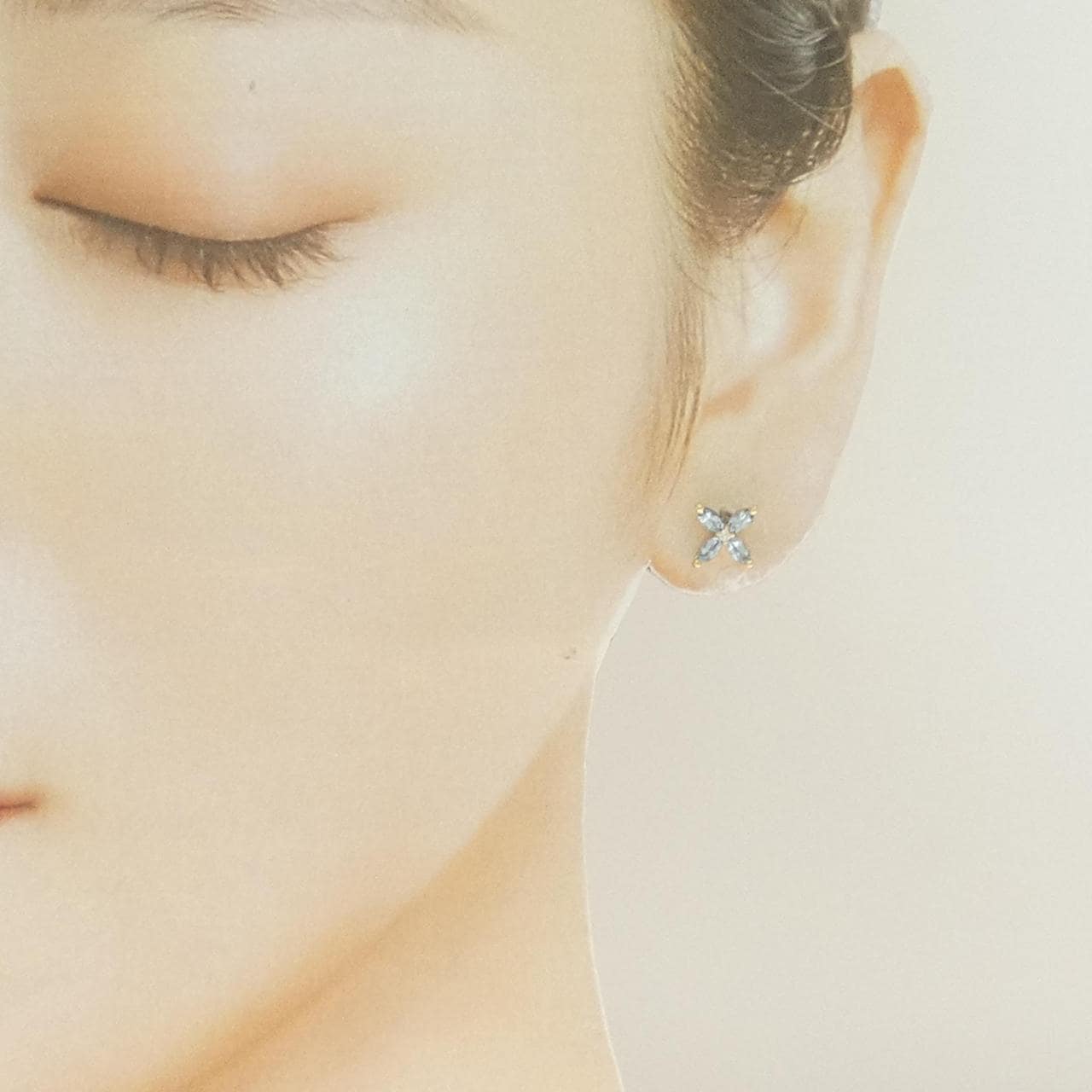 K18YG フラワー アクアマリン ピアス