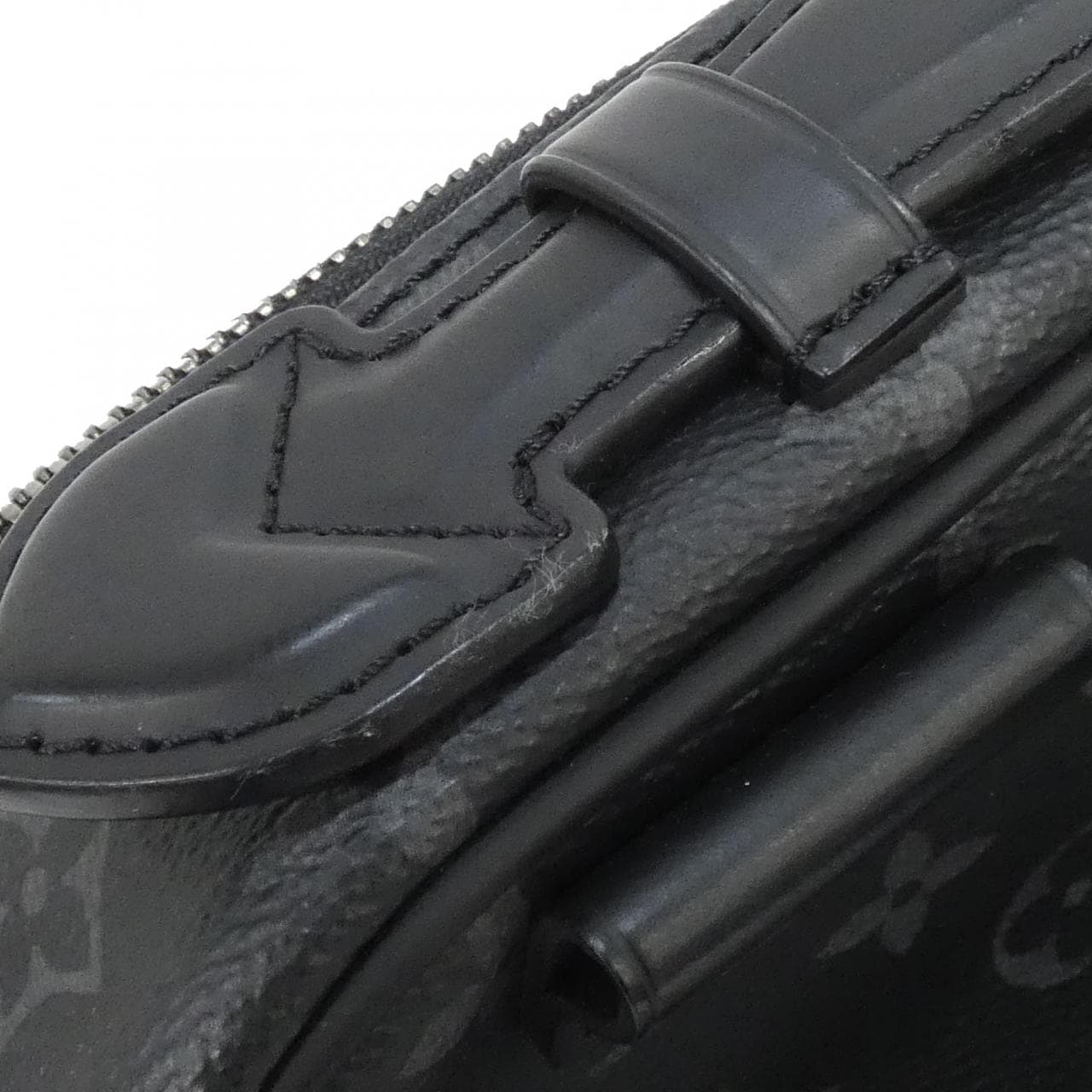 ルイヴィトン モノグラム エクリプス バムバッグ M42906 ショルダーバッグ