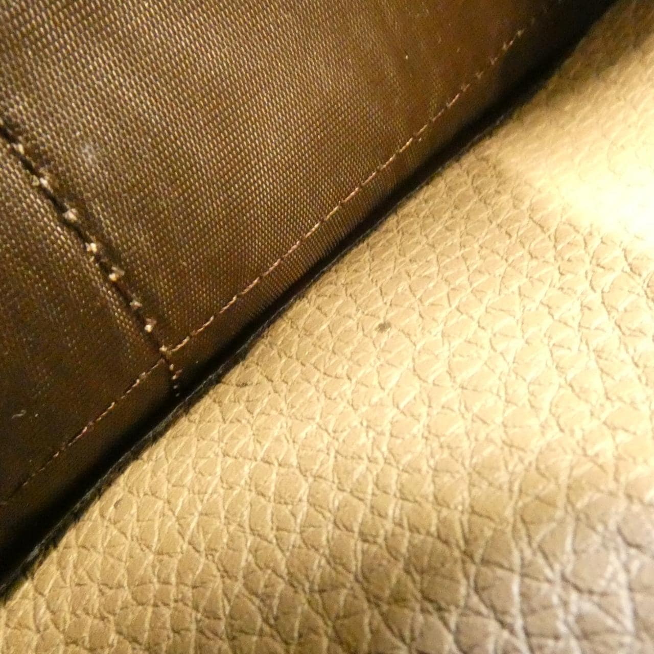 フェンディ SELLERIA 7M0210 AP3B 財布