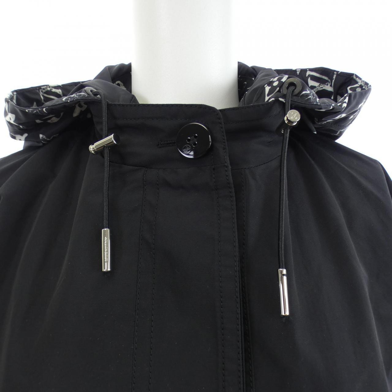 ルイヴィトン LOUIS VUITTON ショートフーデッドパーカ FIOW26FBP ジャケット