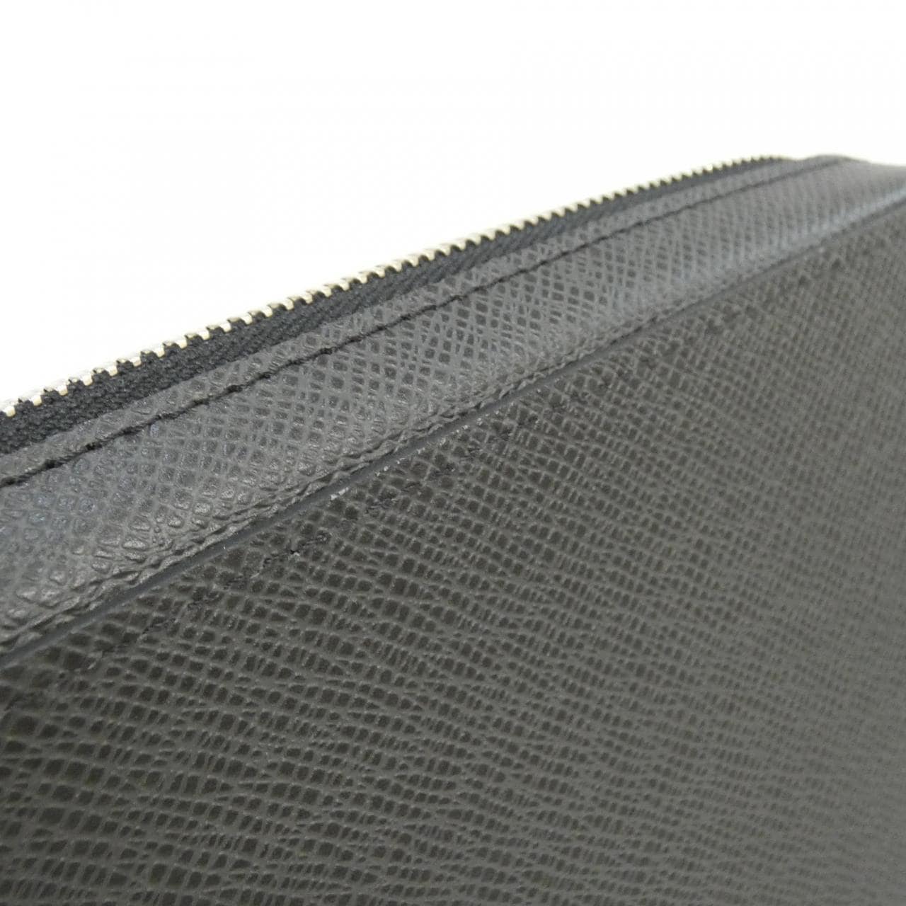 ルイヴィトン タイガ ジッピーXL M42097 財布