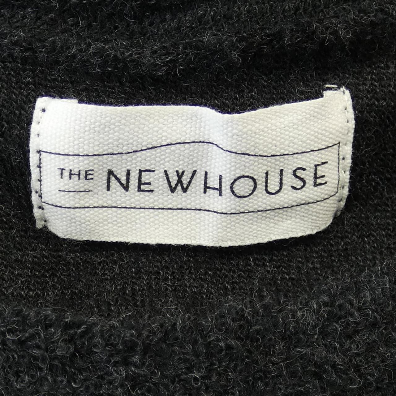 ザニューハウス THE NEWHOUSE トップス