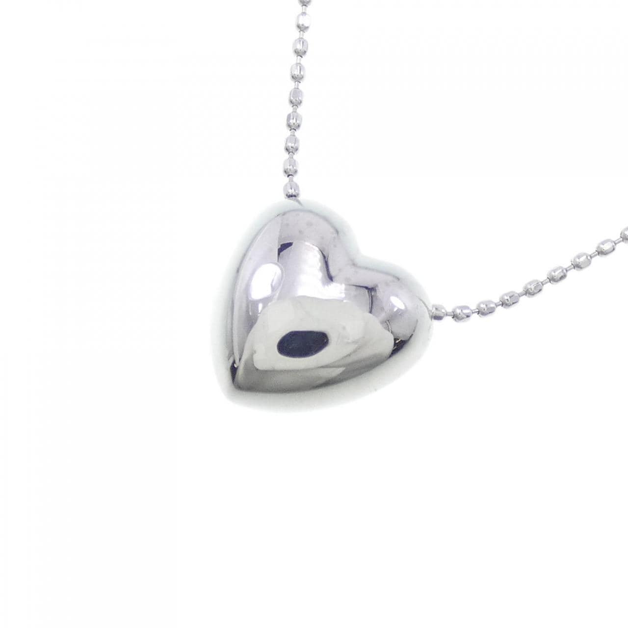 K18WG heart necklace
