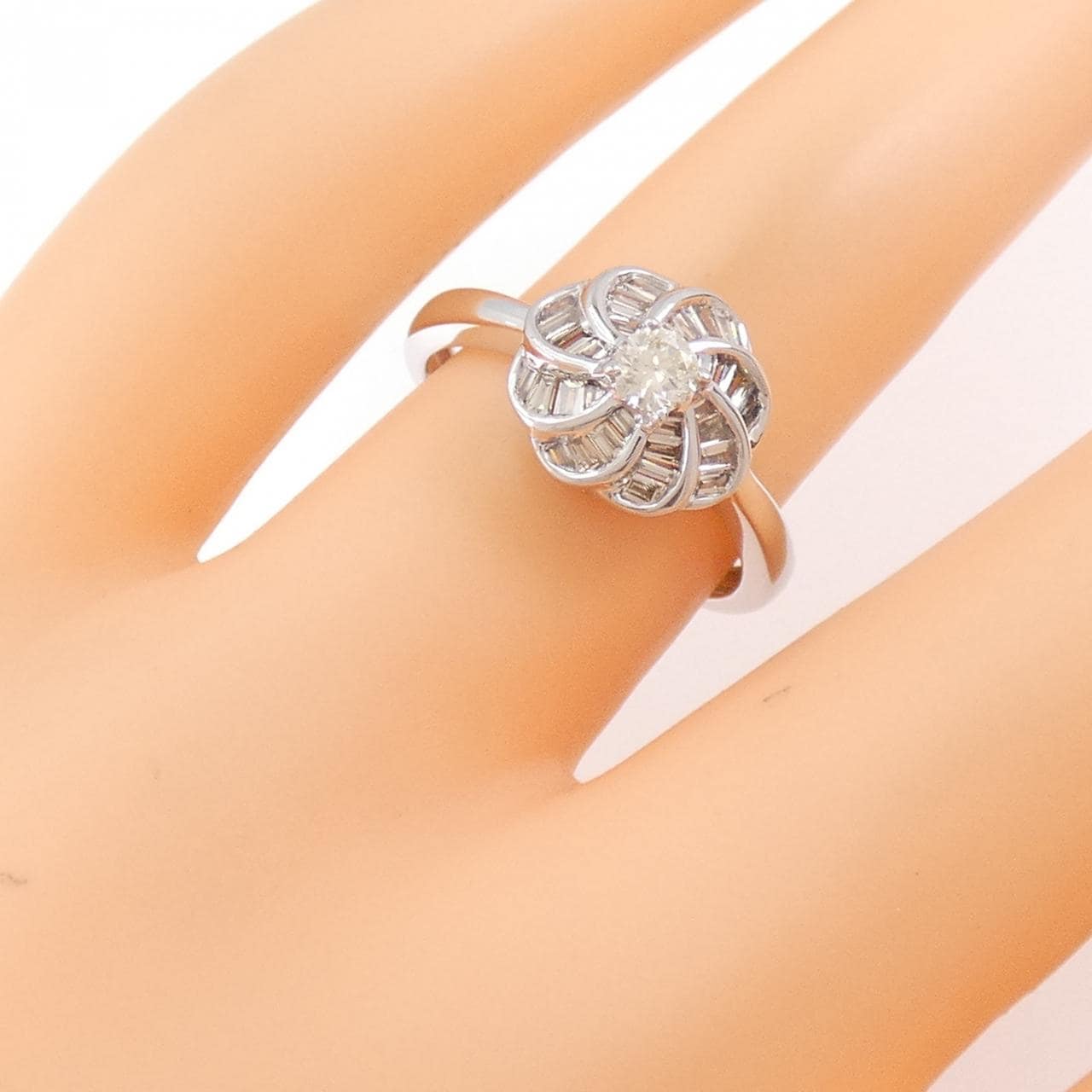 K18WG ダイヤモンド リング 0.37CT