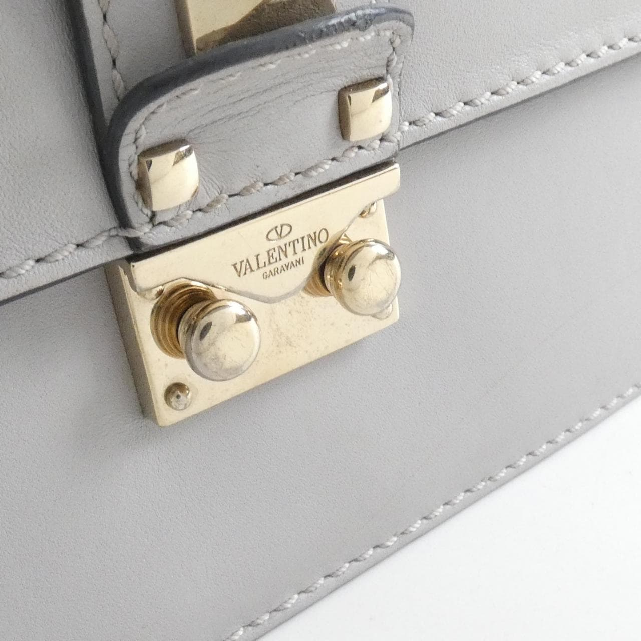 ヴァレンティノガラヴァーニ バッグ