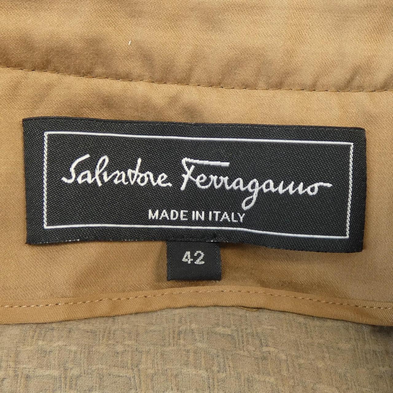 サルヴァトーレフェラガモ SALVATORE FERRAGAMO ノーカラージャケット