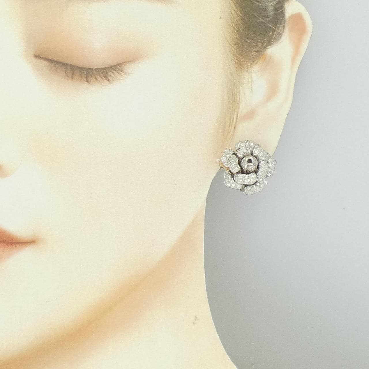 750WG フラワーダイヤモンド ピアス 1.83CT