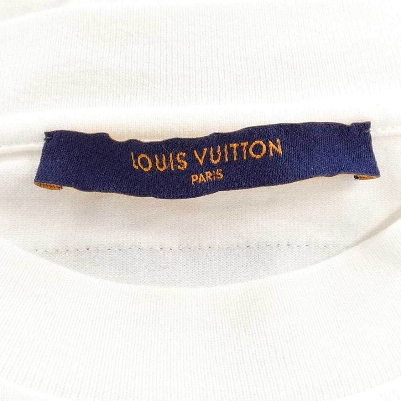 ルイヴィトン LOUIS VUITTON エンボスLVロングスリーブ HLY23WDT3 Tシャツ