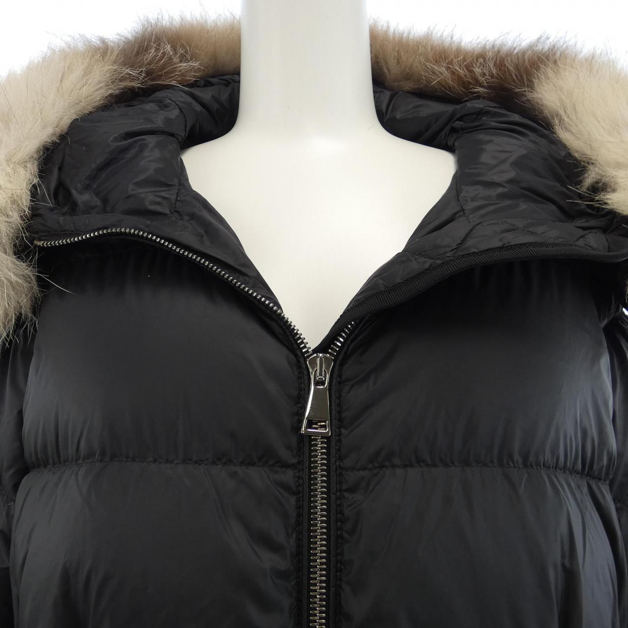 モンクレール MONCLER ダウンジャケット