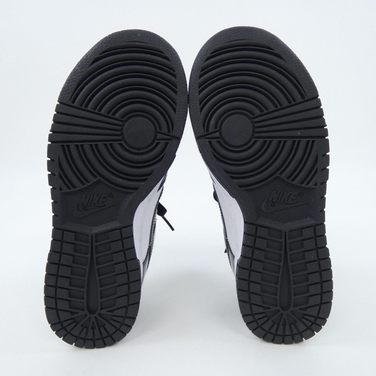 ナイキ NIKE スニーカー