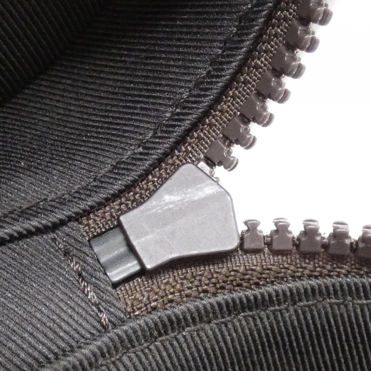 LOUIS VUITTON Everyday LV 咖啡杯 M80812 斜背包
