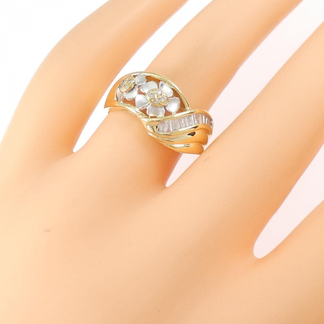 K18YG/PT900 フラワー ダイヤモンド リング 0.27CT