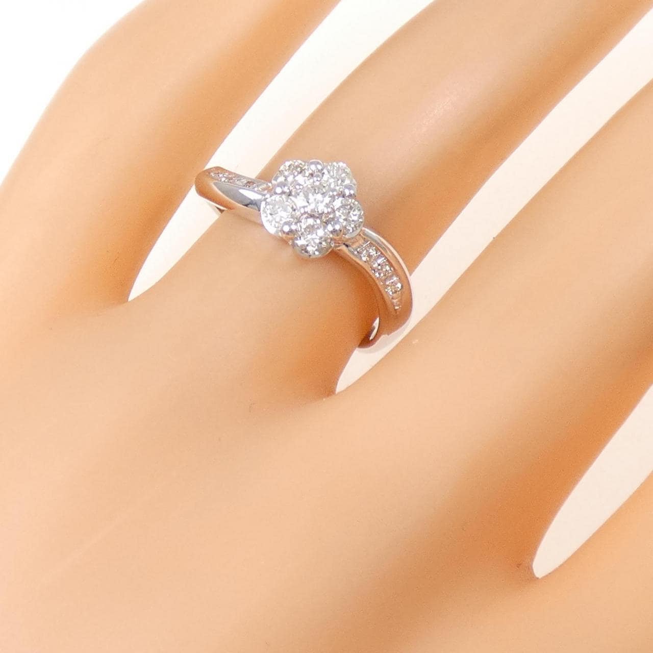 K18WG フラワー ダイヤモンド リング 0.50CT