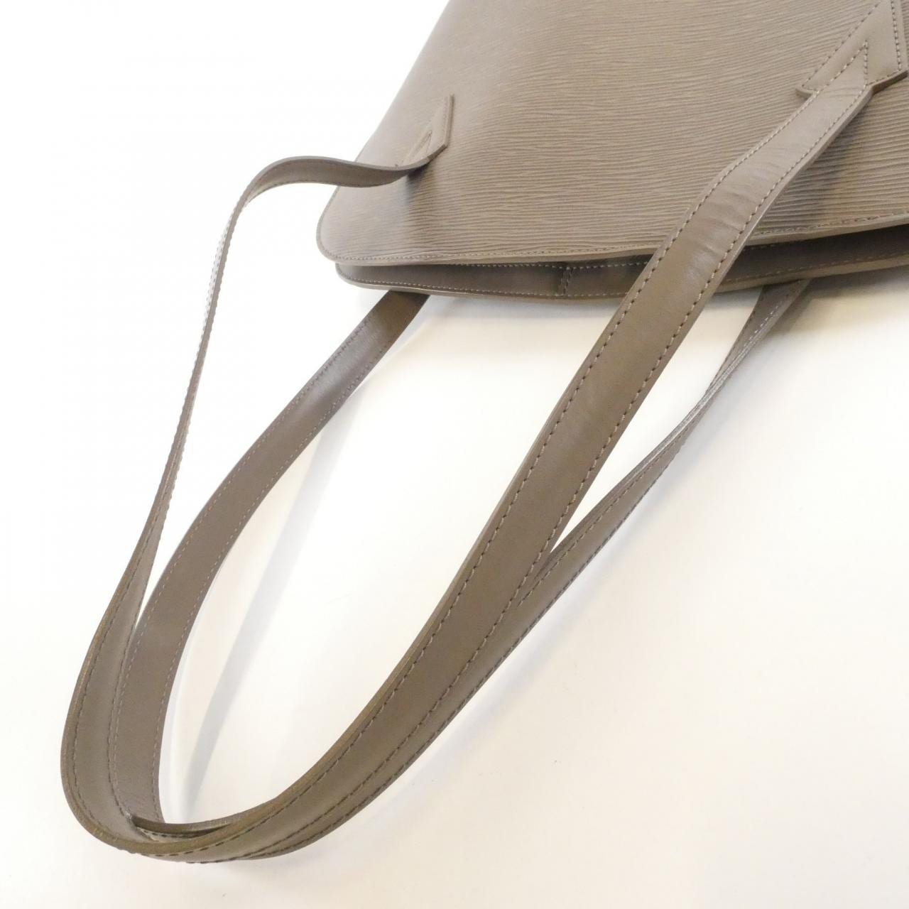 ルイヴィトン エピ リュサック M5228C ショルダーバッグ