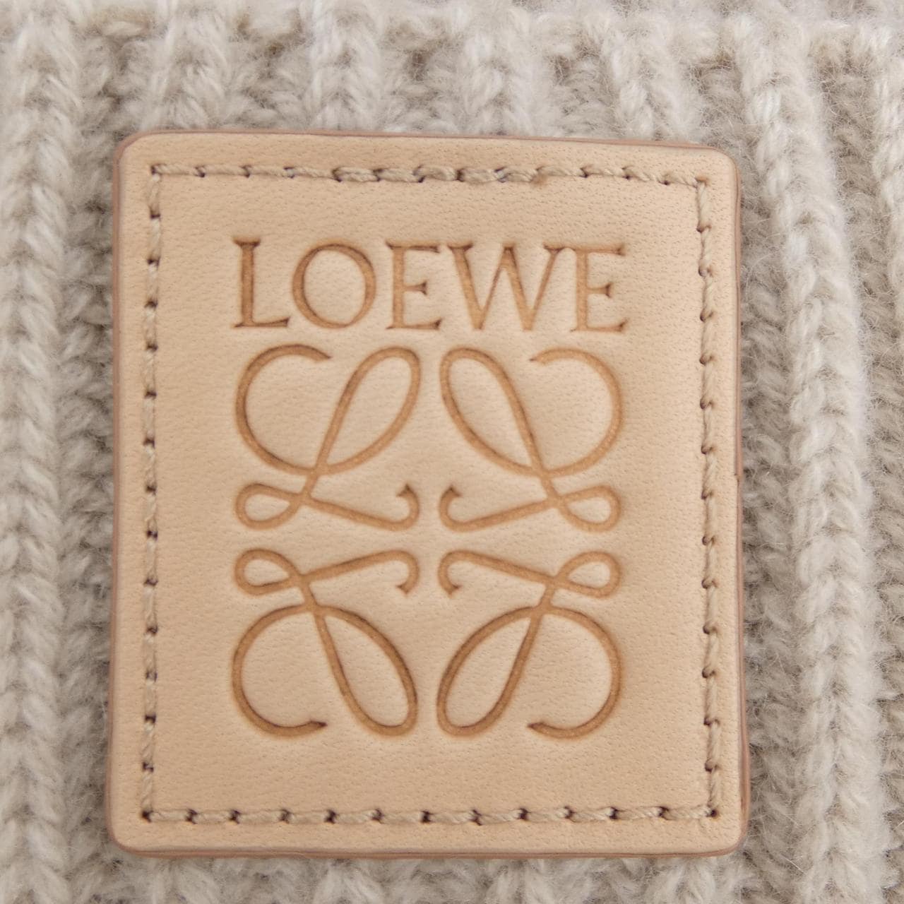 ロエベ LOEWE KSA9OT1X01 ニットキャップ