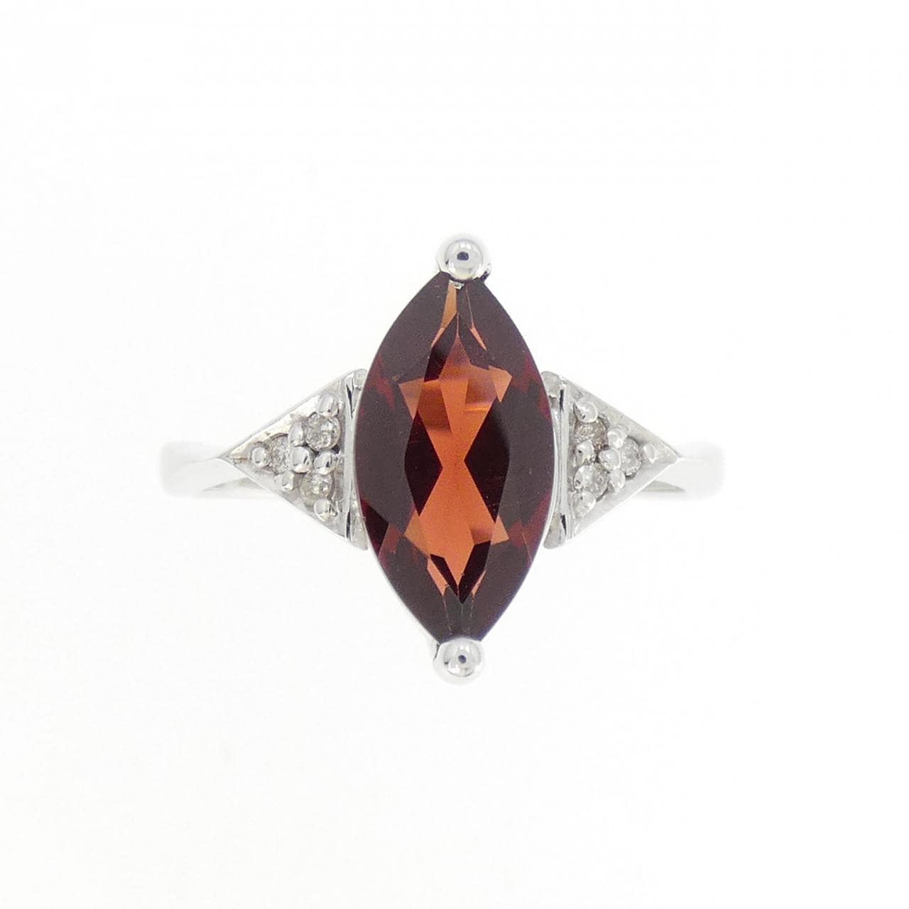 K18WG Garnet ring
