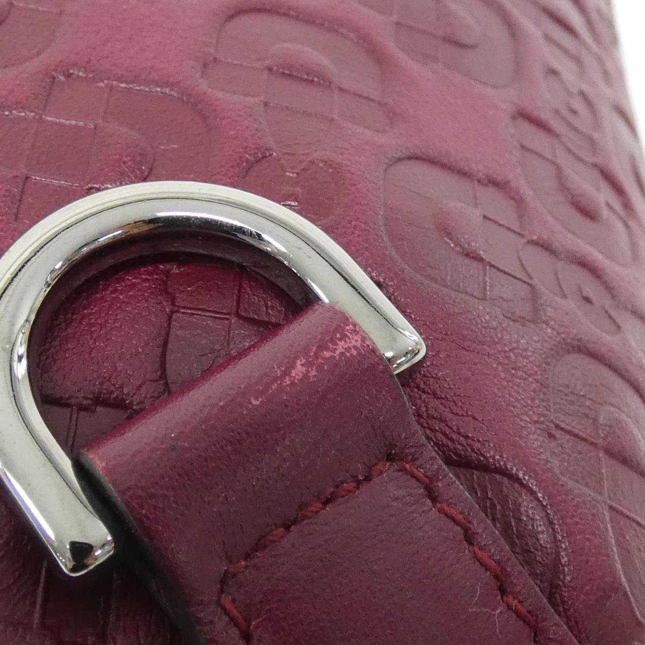 Gucci 268642肩背包