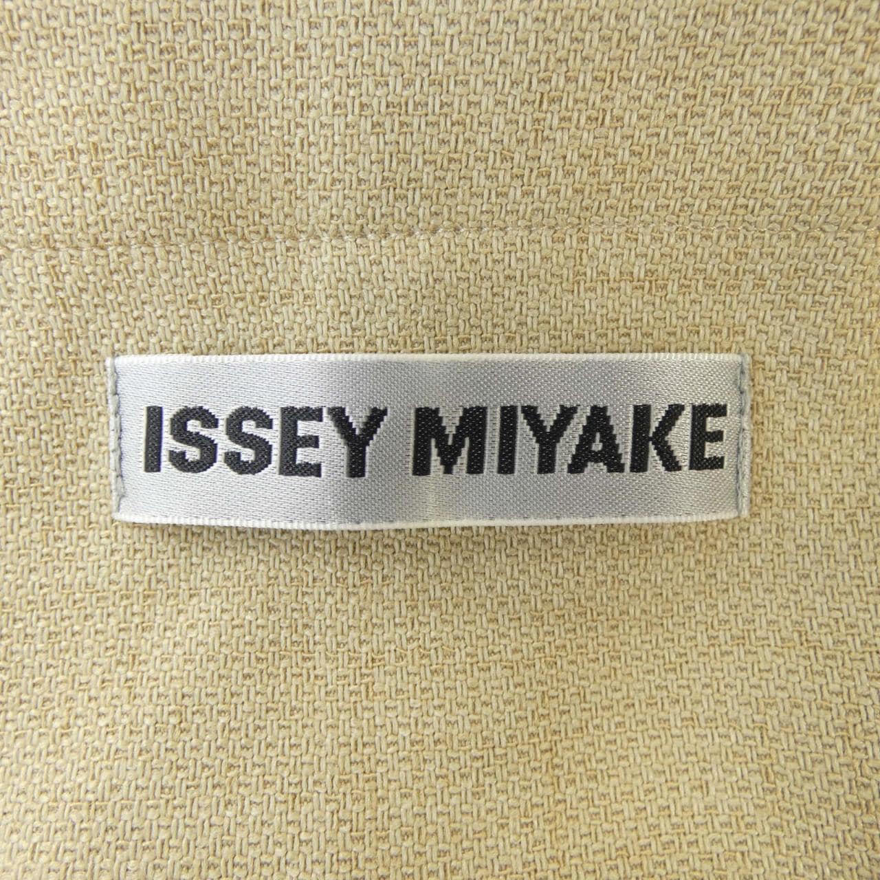 Issey Miyake ISSEY MIYAKE Pants
