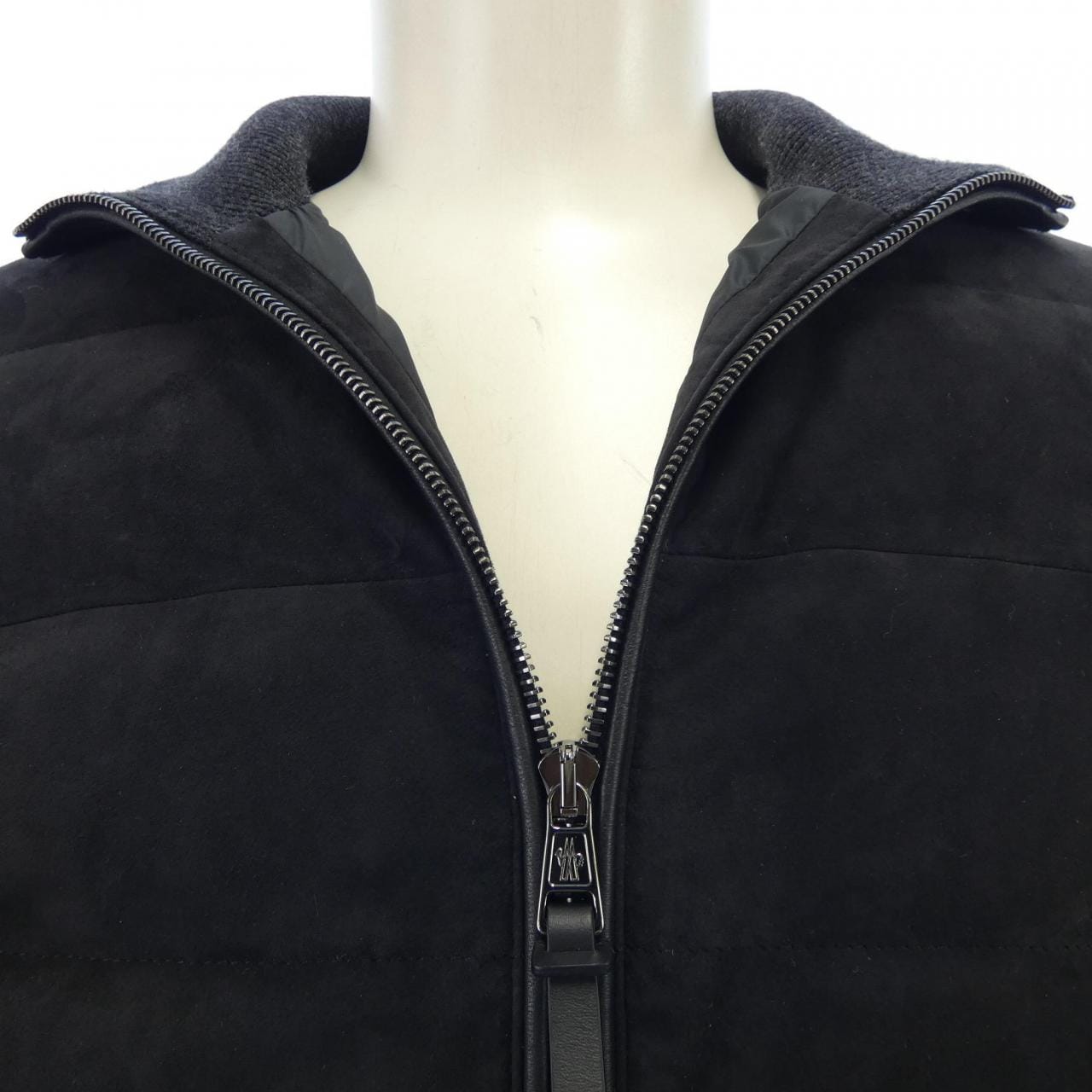 モンクレール MONCLER ダウンジャケット