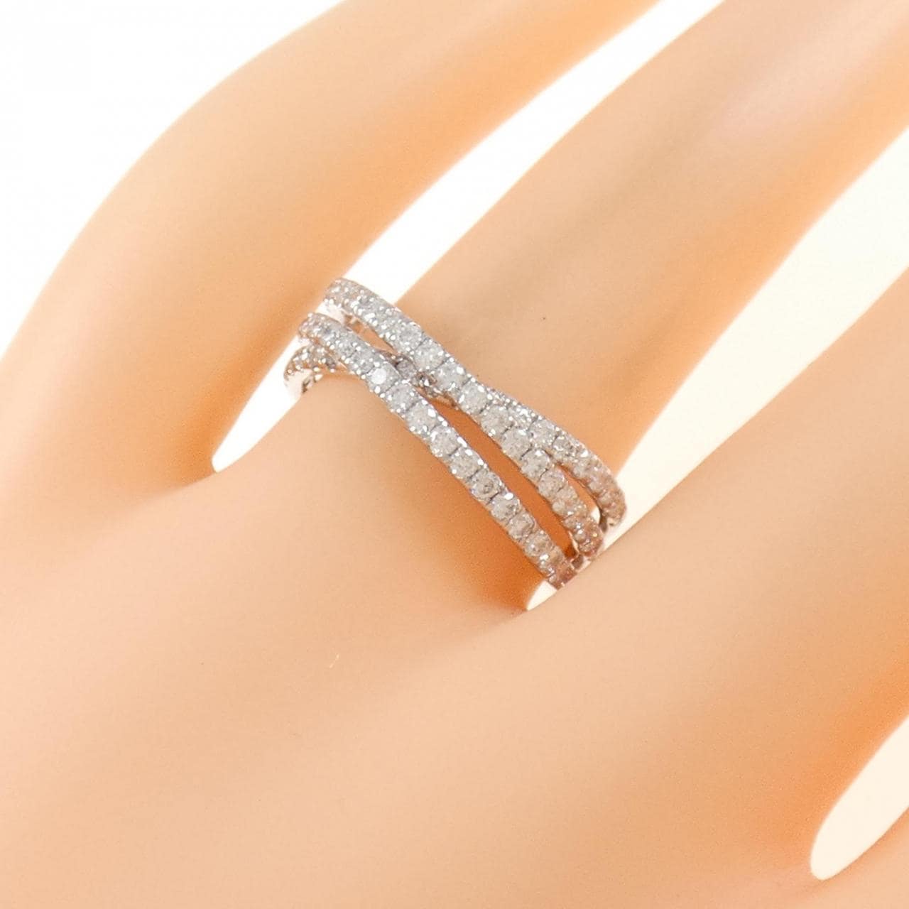 750WG Diamond ring