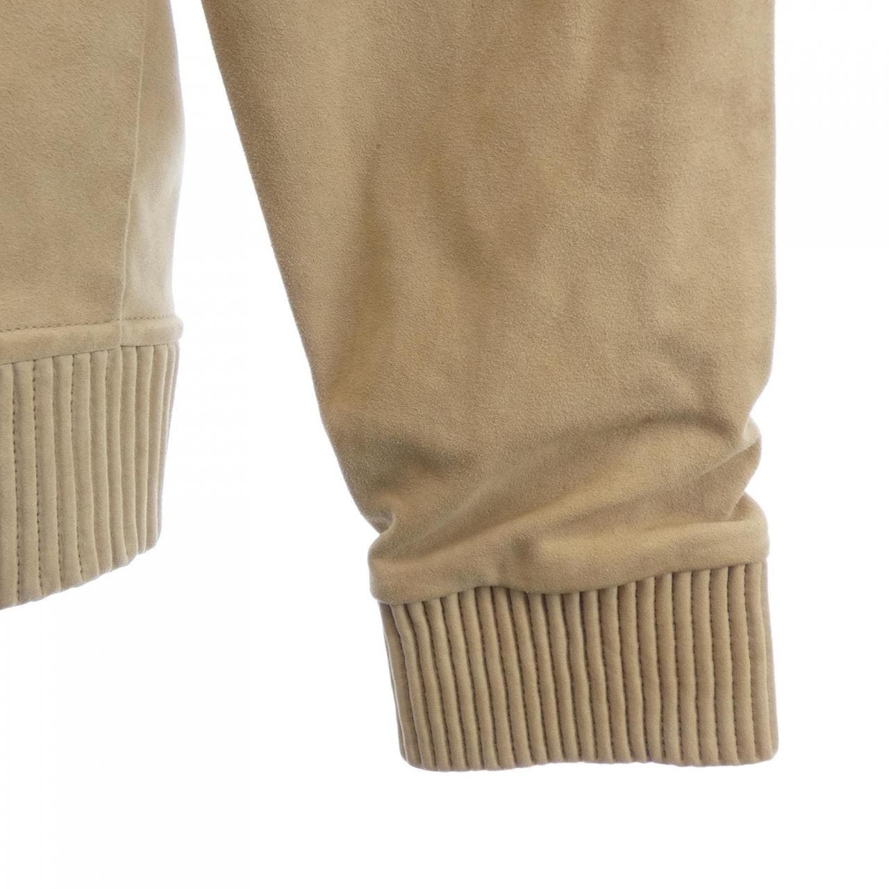 フェンディ FENDI FPJ045 AFRZ レザージャケット