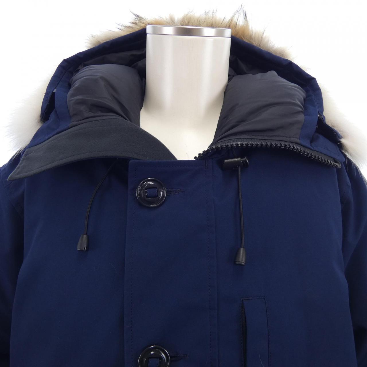 加拿大鹅CANADA GOOSE羽绒服