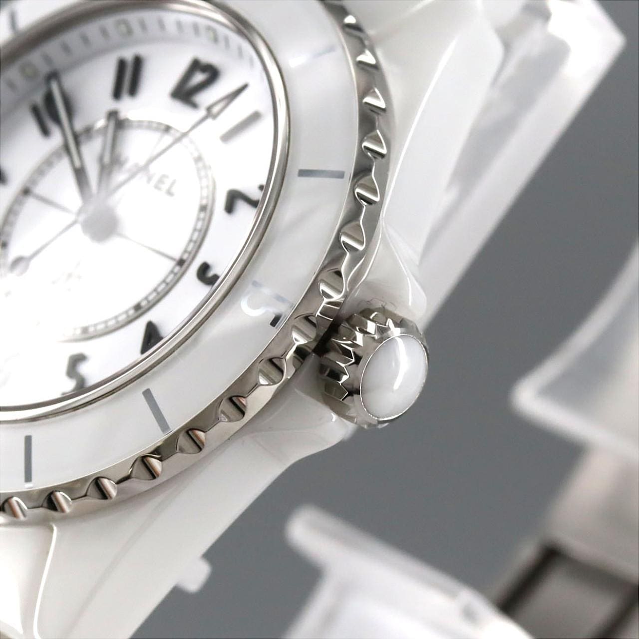 シャネル J12 33mmセラミック H5698 セラミック クォーツ