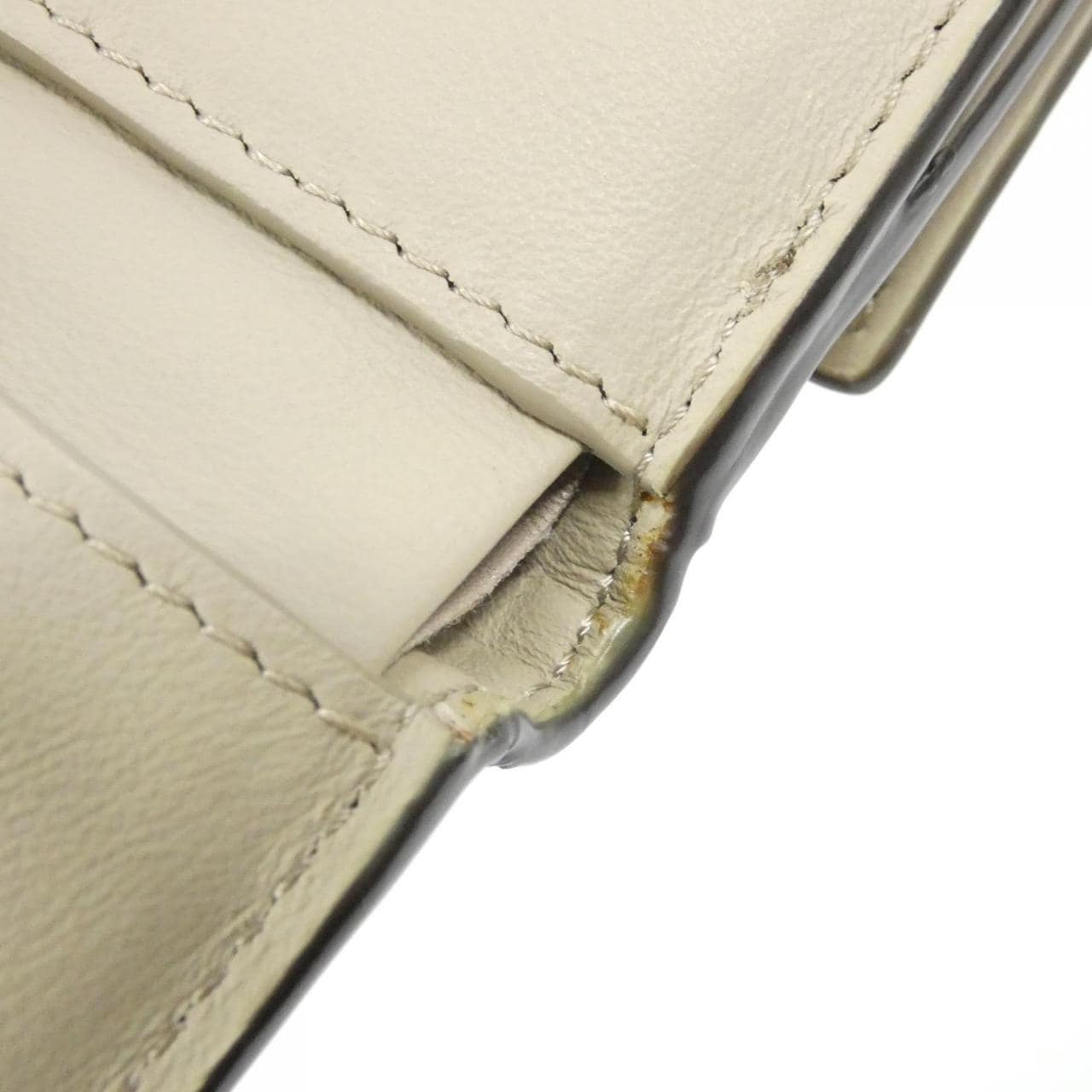 フェンディ SELLERIA ピーカブー 8M0438 AM2W 財布