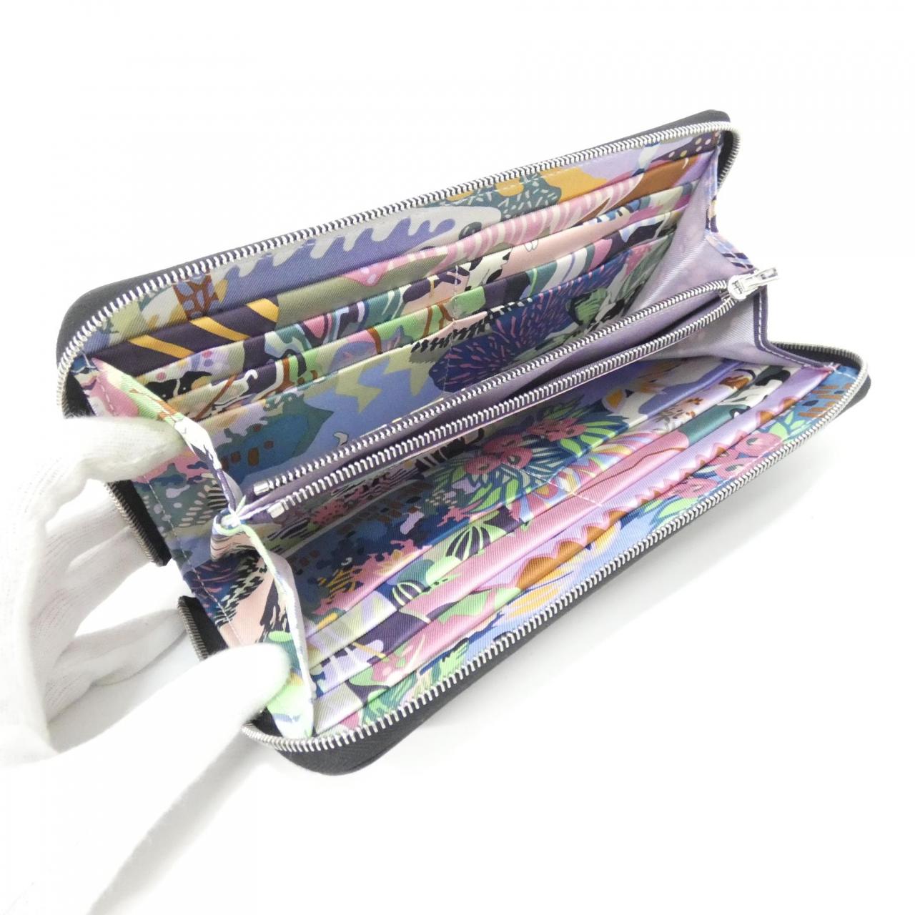 【未使用品】エルメス EN LIBERTE シルク イン クラシック 084387CK 財布