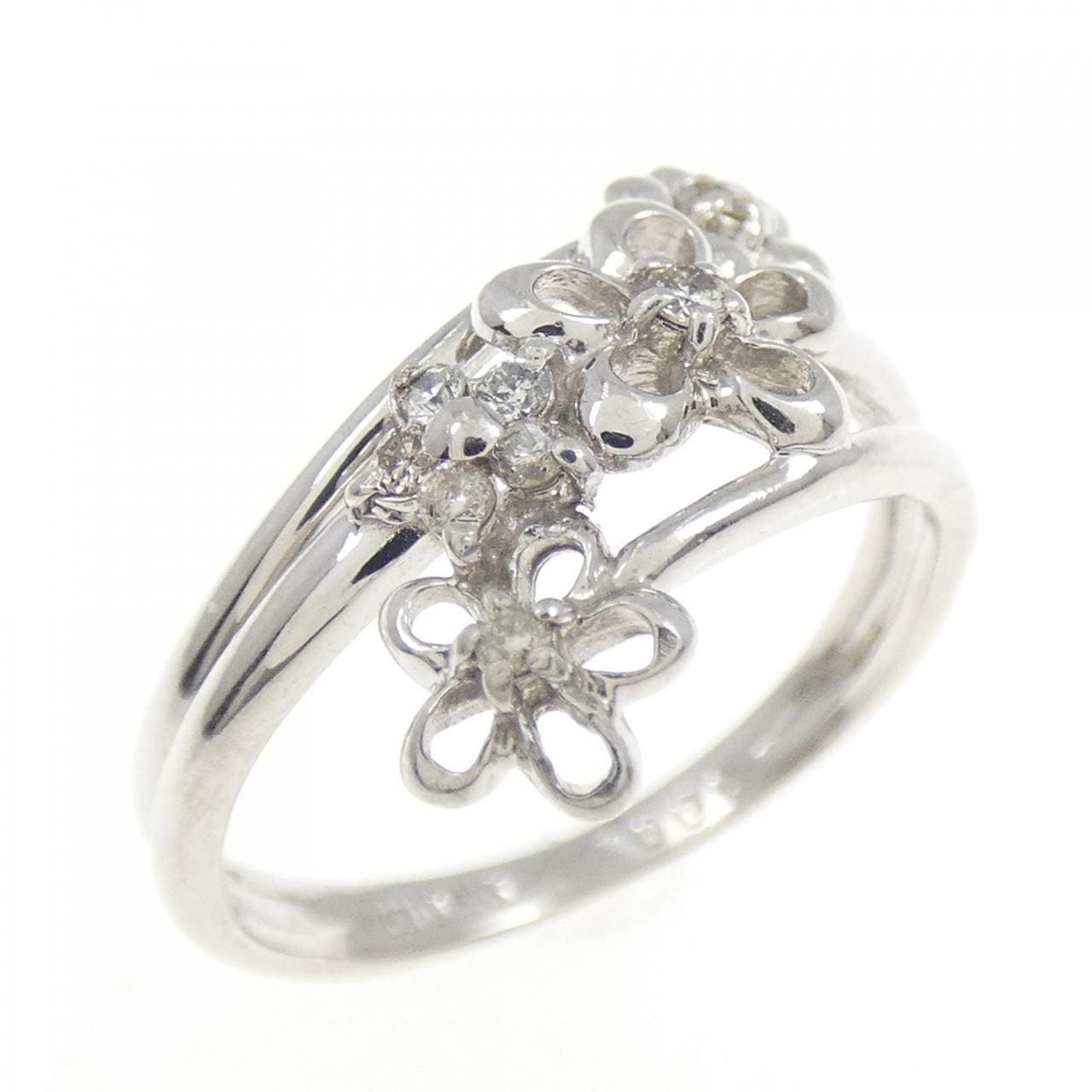 K10WG フラワー ダイヤモンド リング 0.06CT