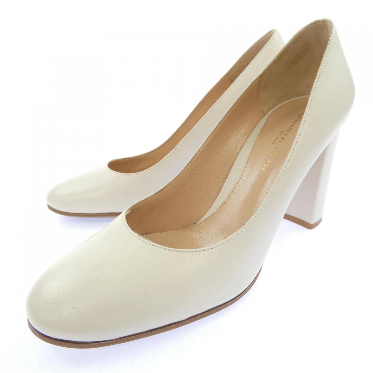ジャンヴィトロッシ GIANVITO ROSSI パンプス