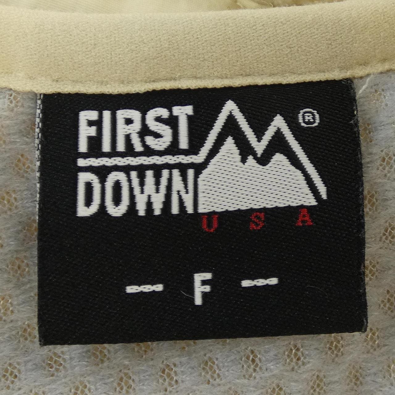 FIRST DOWN コート