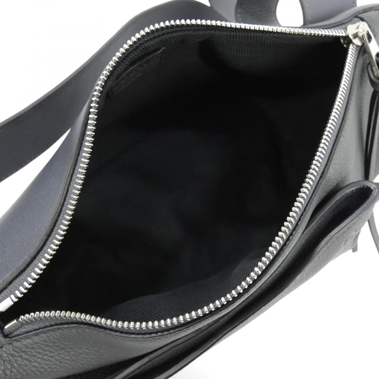 ロエベ アントン スリング B511A09X06 バッグ