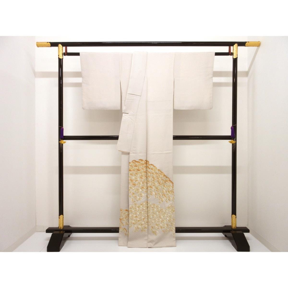 色留袖　刺繍加工　江戸撫子