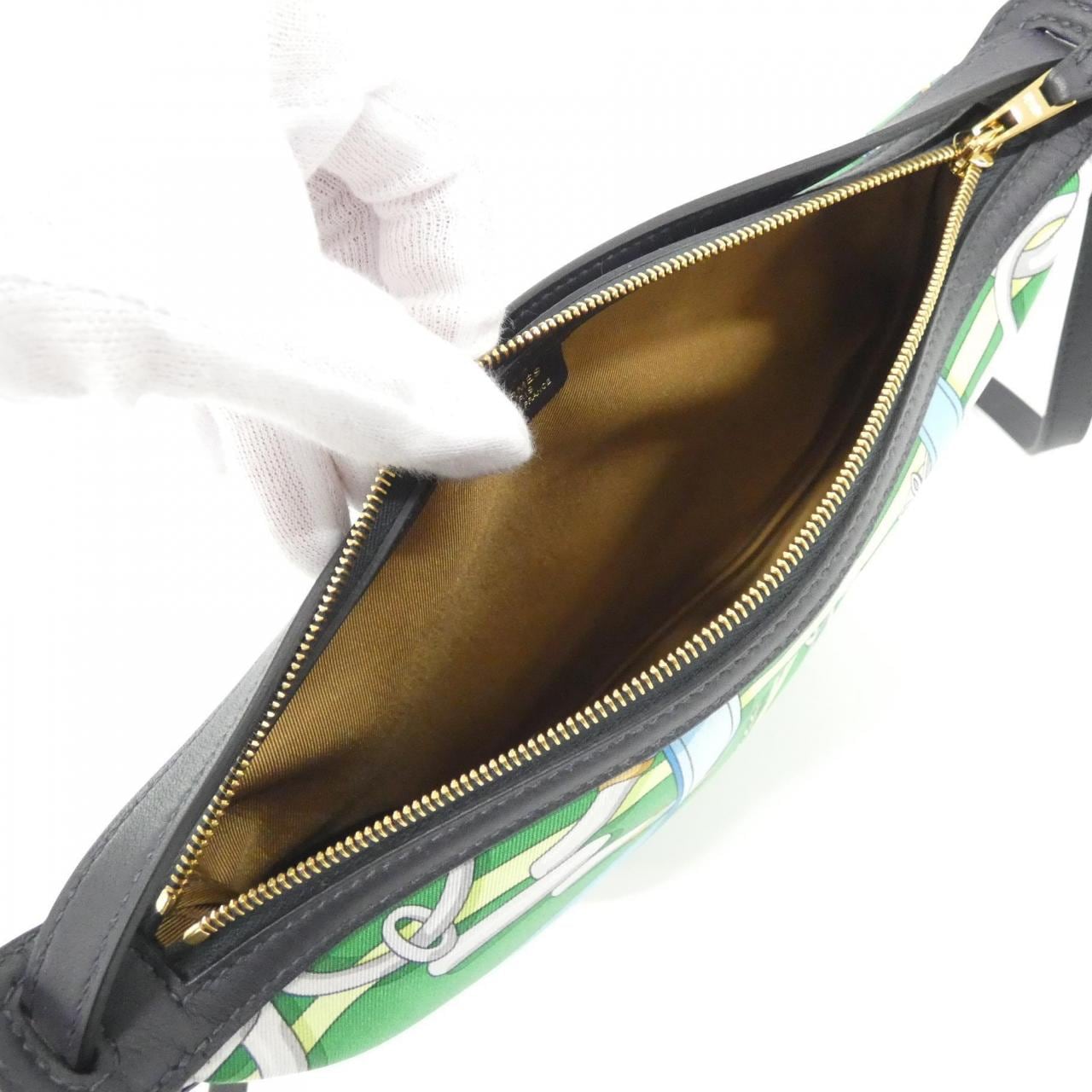 エルメス PANOPLIE EQUESTRE シュルソワ トゥー ゴー 085183CK ポーチ