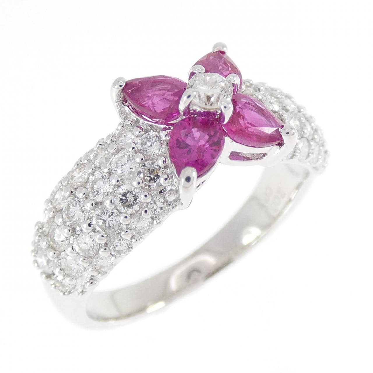 K18WG フラワー ルビー リング 0.84CT