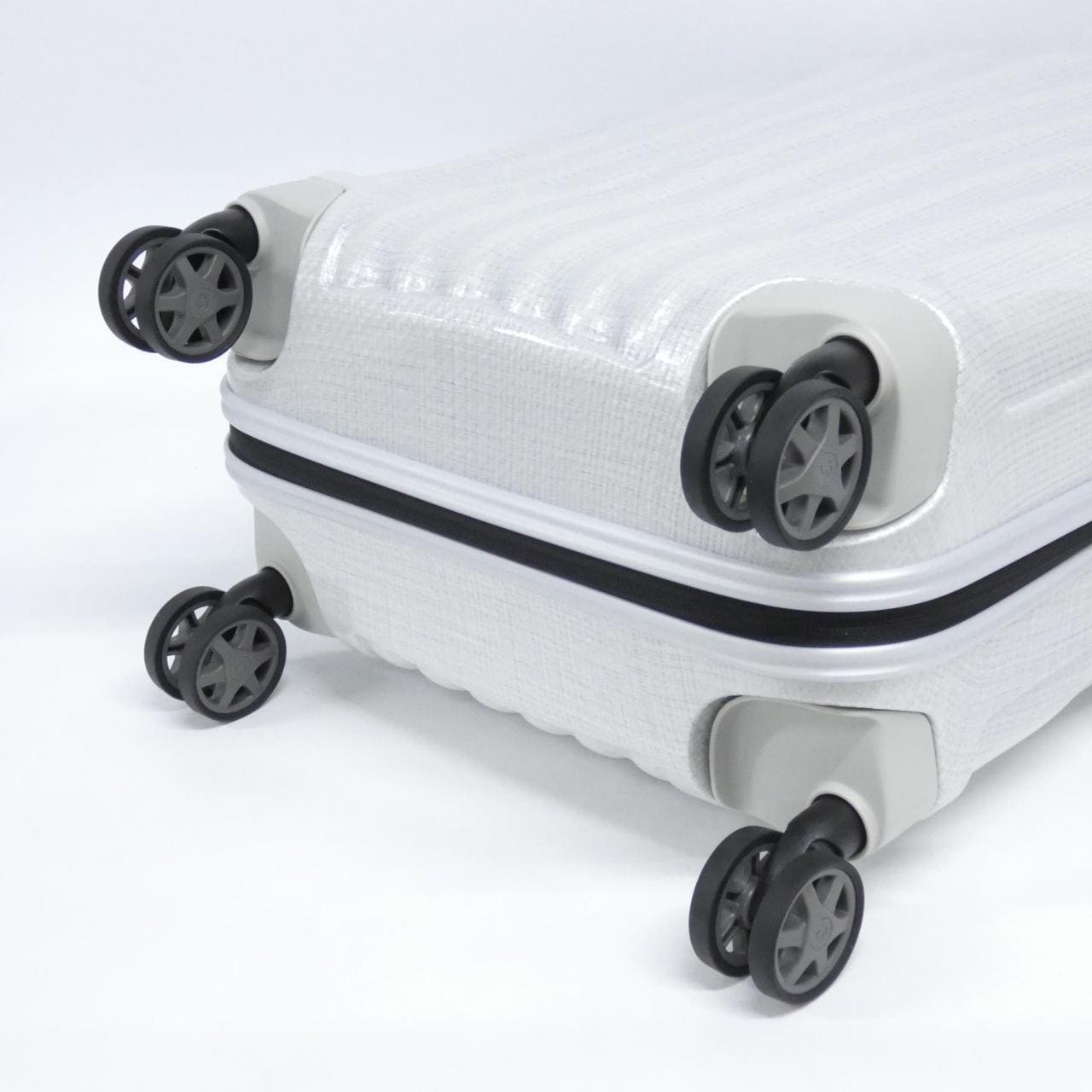 【新品】サムソナイト C-LITE スピナー55 エキスパンダブル 36-42L 134679 キャリーバッグ