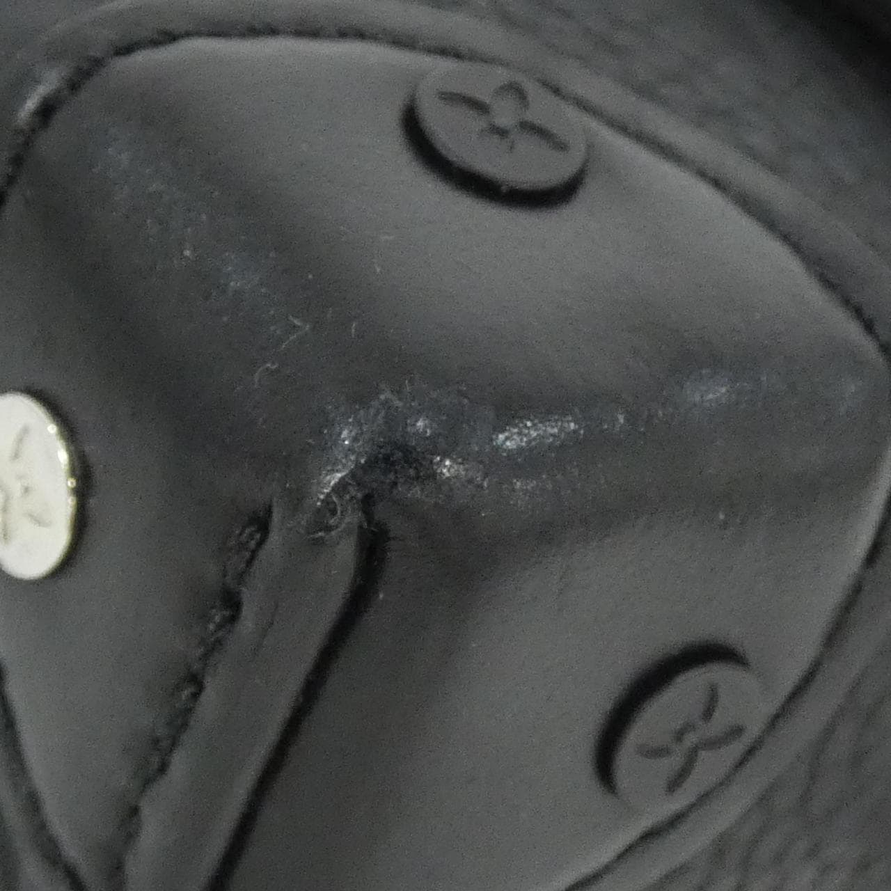 ルイヴィトン トリヨン モノグラム スティーマー ウエアラブル ウォレット M81746 ショルダーバッグ