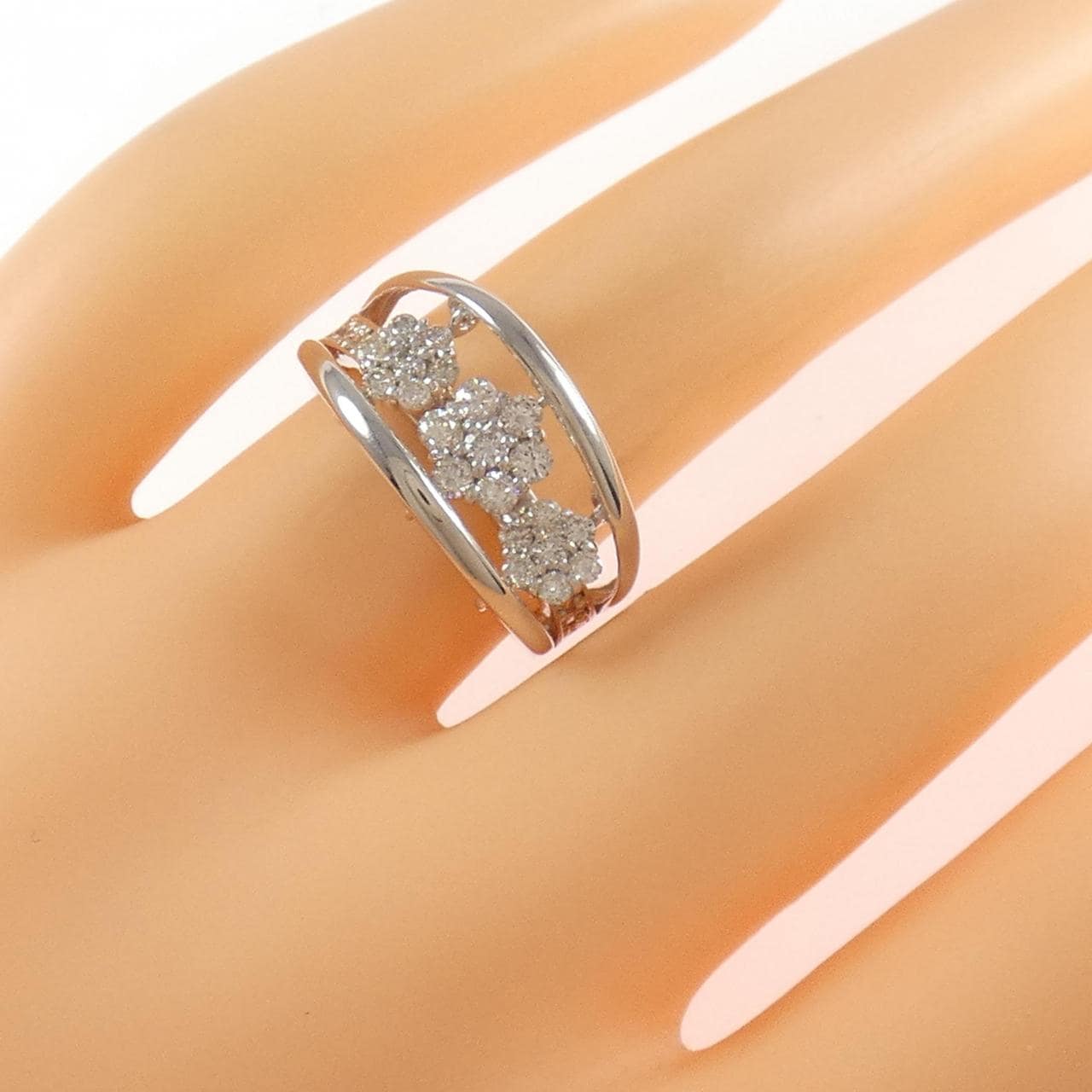 K18WG フラワー ダイヤモンド リング 0.50CT