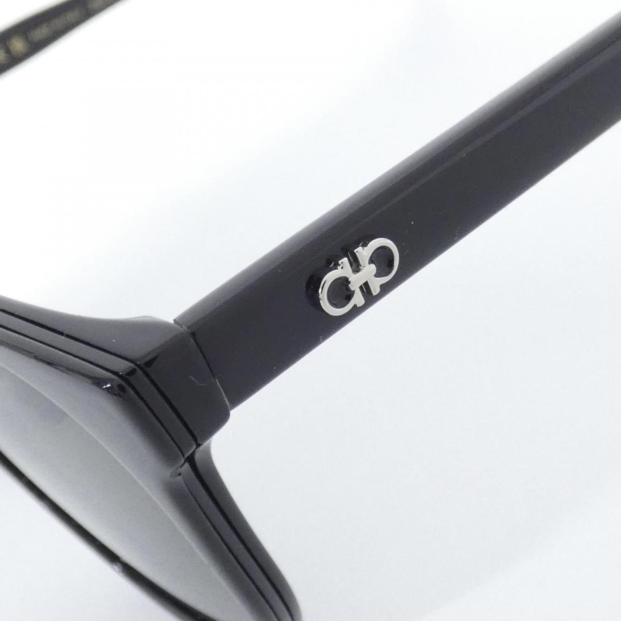 【新品】サルヴァトーレフェラガモ SF2056SLBK サングラス