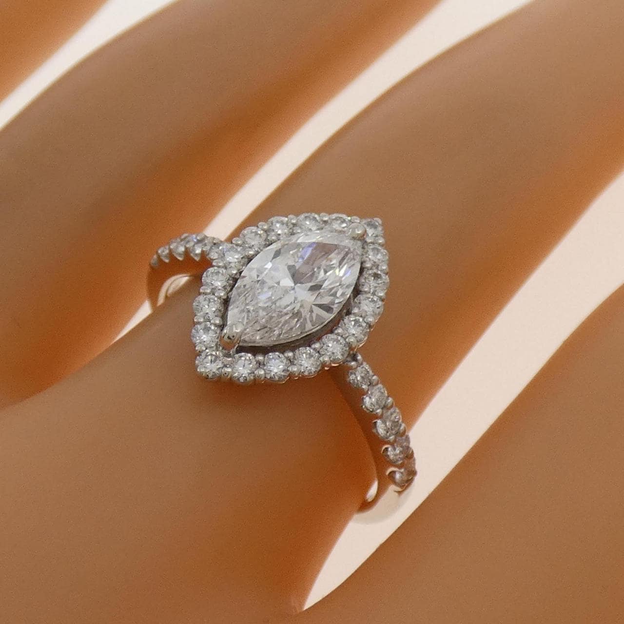 PT950 ダイヤモンド リング 1.010CT D IF マーキスカット