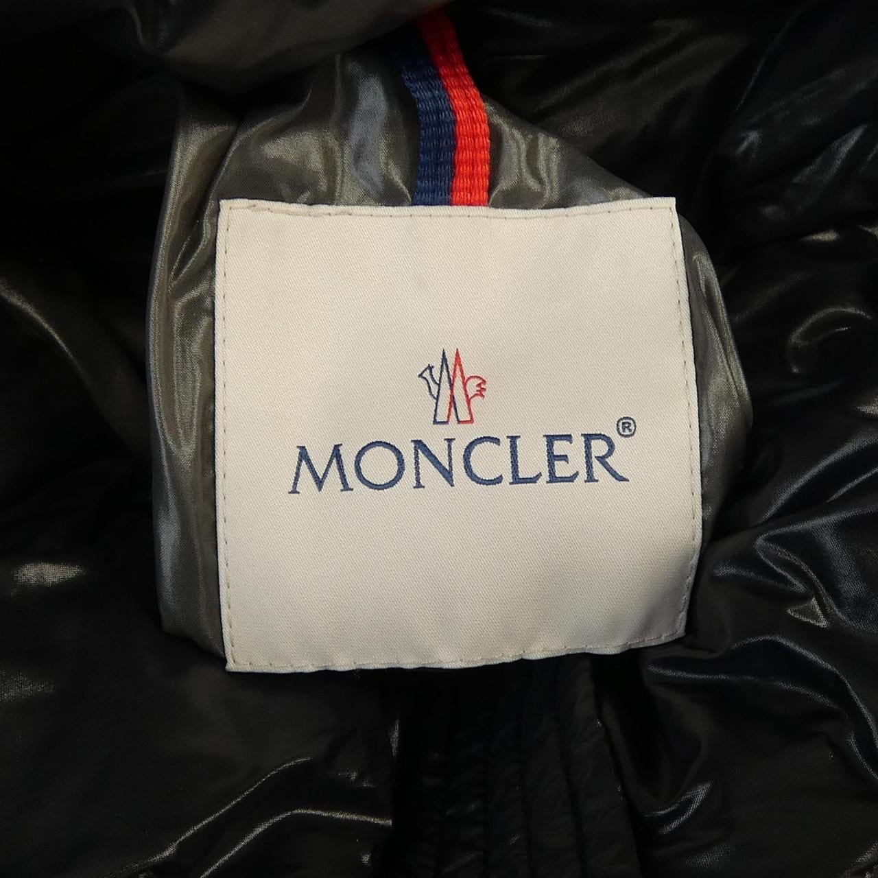 モンクレール MONCLER ダウンジャケット