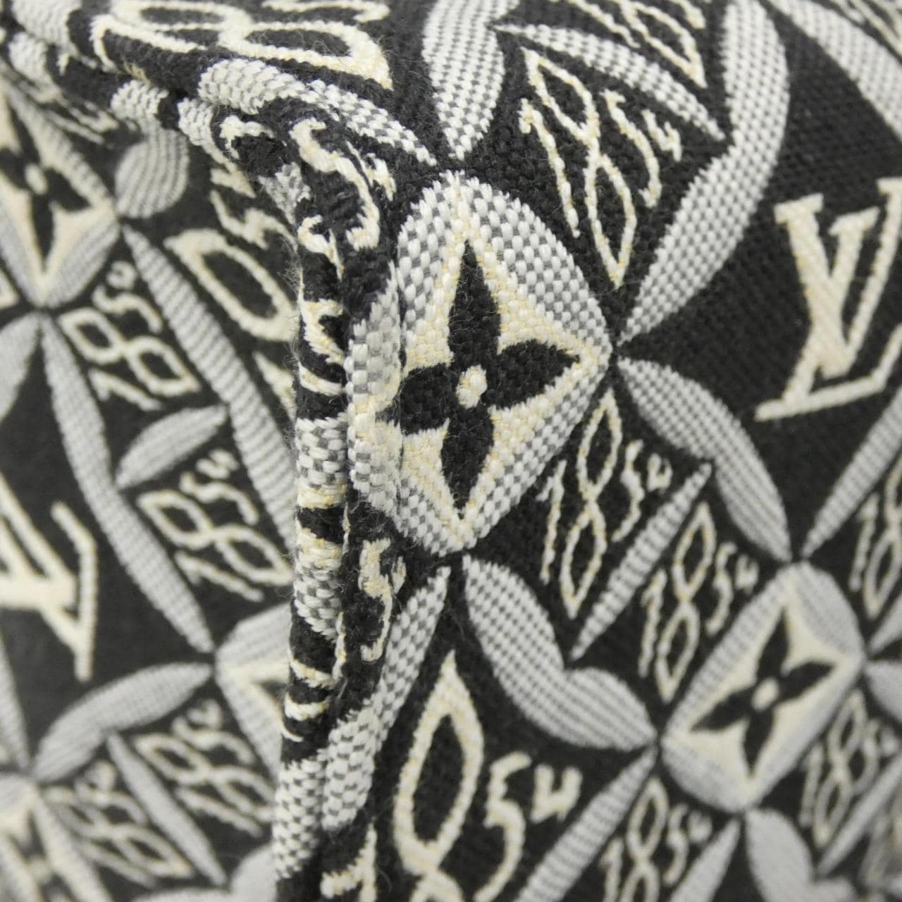 ルイヴィトン SINCE1854 オンザゴー GM M57207 バッグ